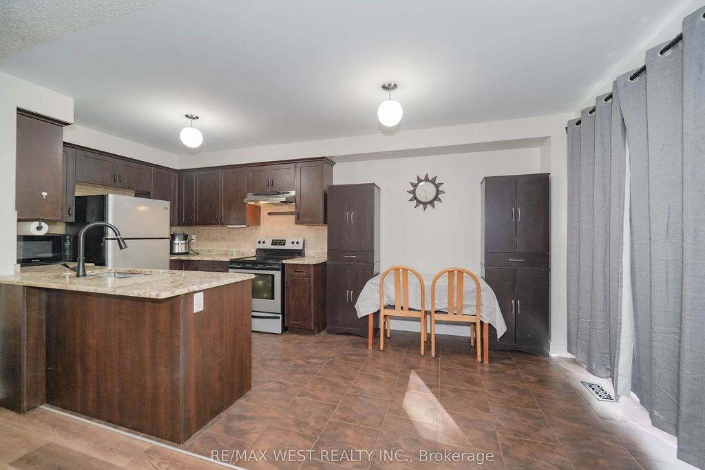 Photo of 715 Grandview Street N #36, Oshawa, ON L1K 0N2 (MLS # E12457632)