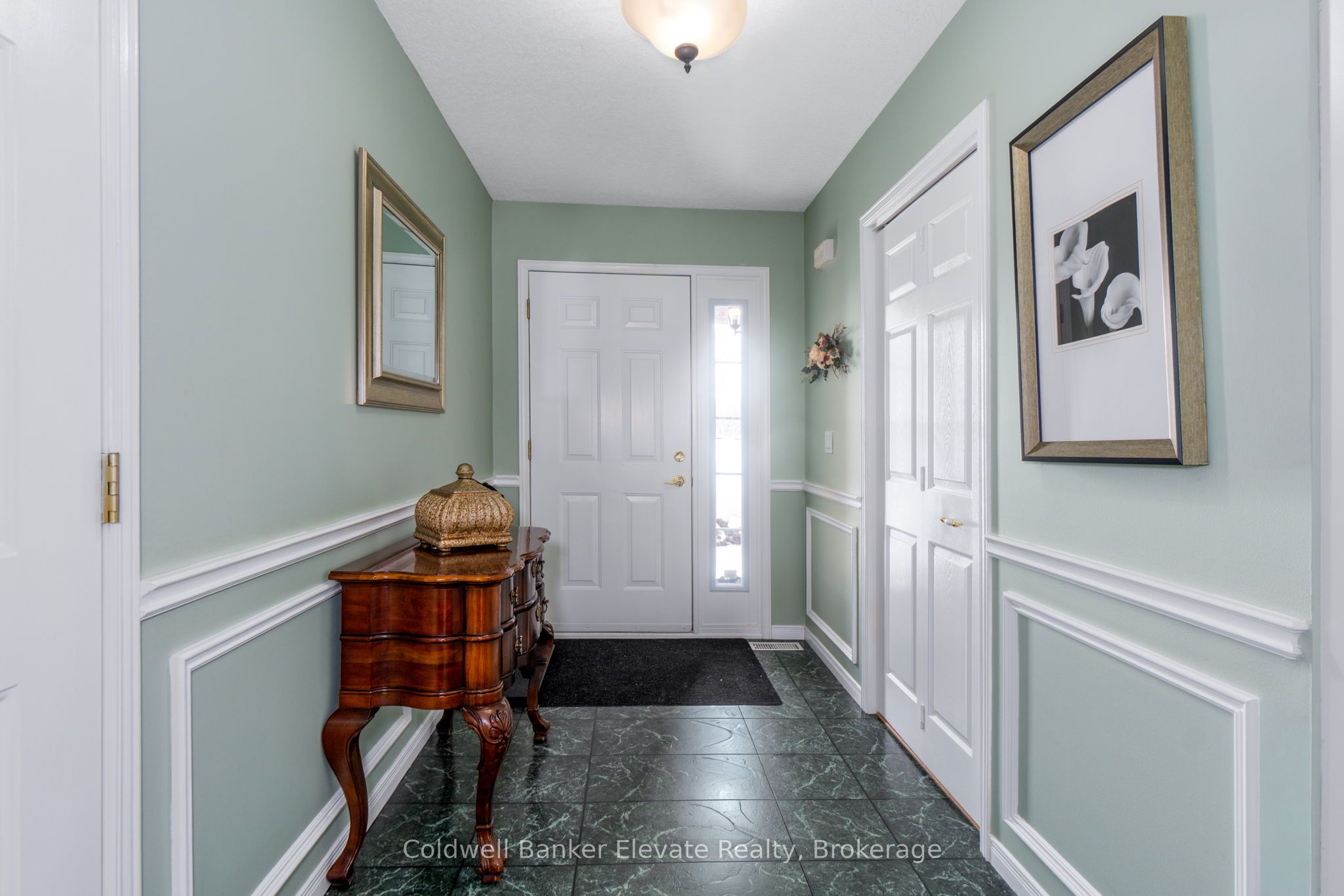 2705 KINGSWAY Drive 36