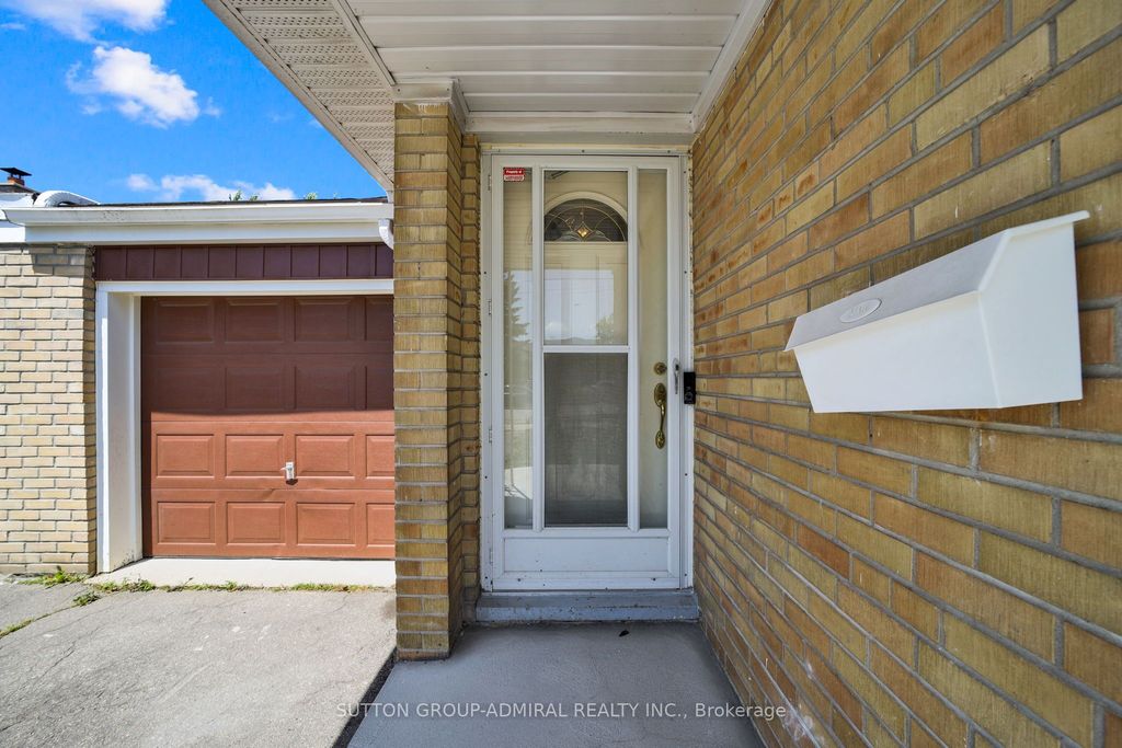 Photo of 38 Frankton Crescent, Toronto, ON M3J 1C1 (MLS # W12639634)