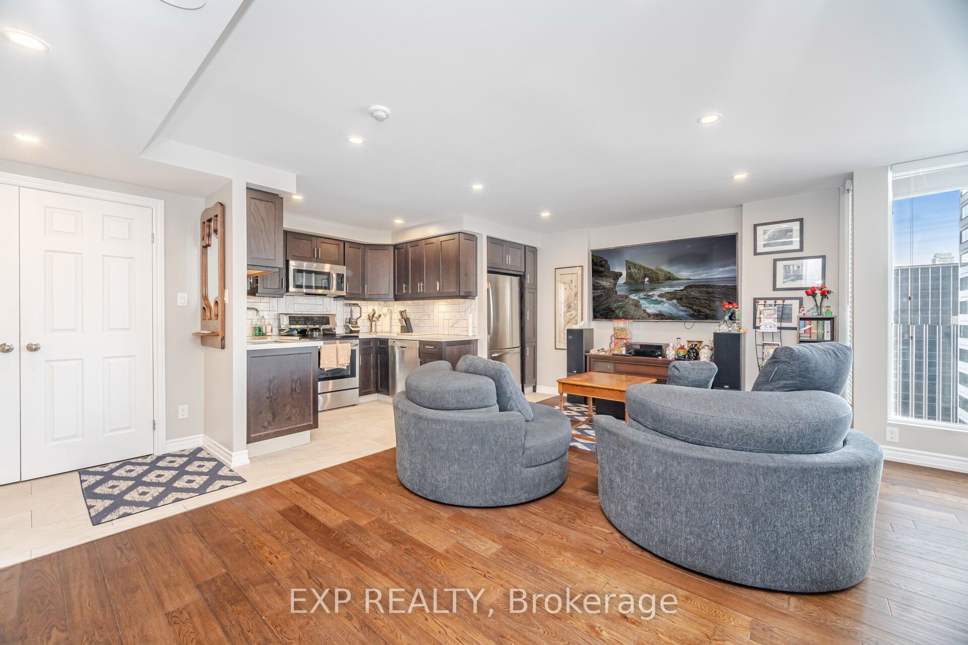 55 Centre Avenue 2007