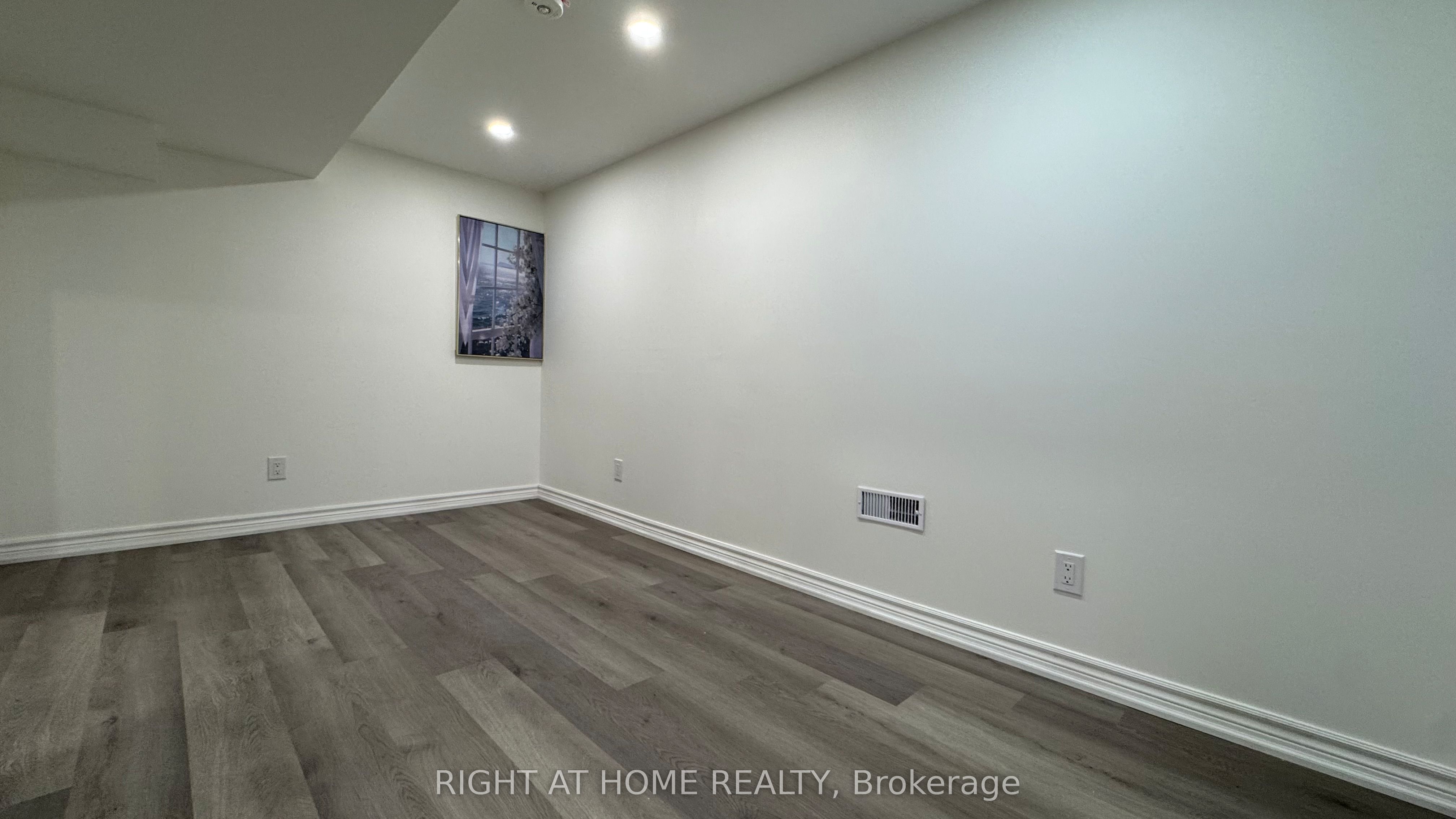 1176 Willowbrook Drive Lower