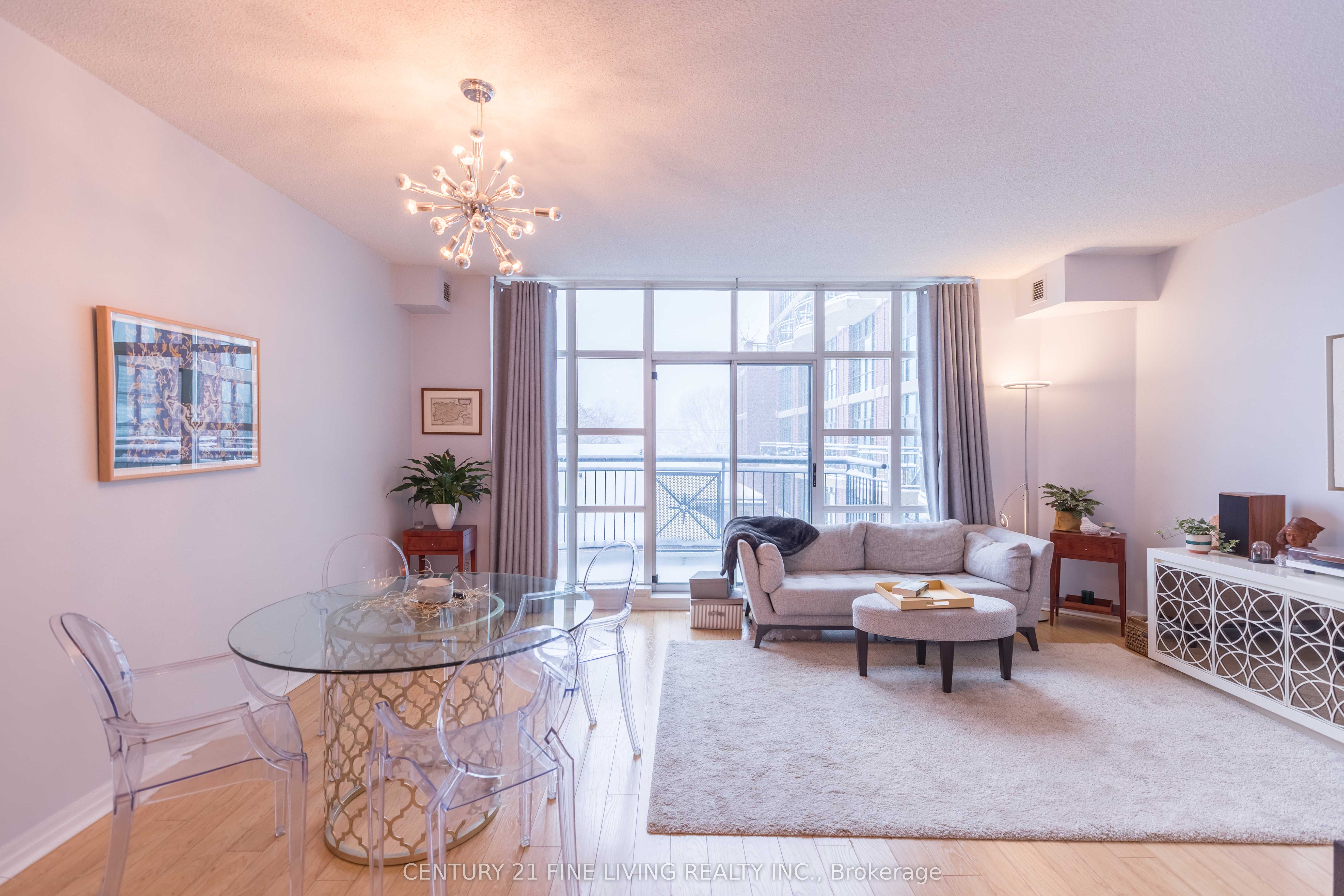901 Queen Street W 419