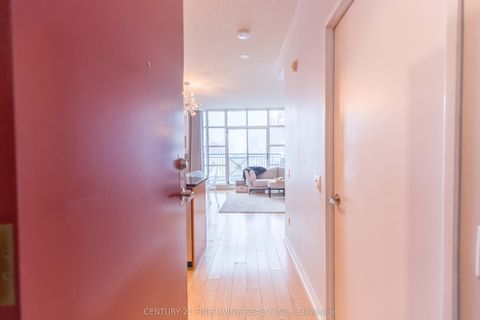 901 Queen Street W 419 Toronto ON M6J 3X4