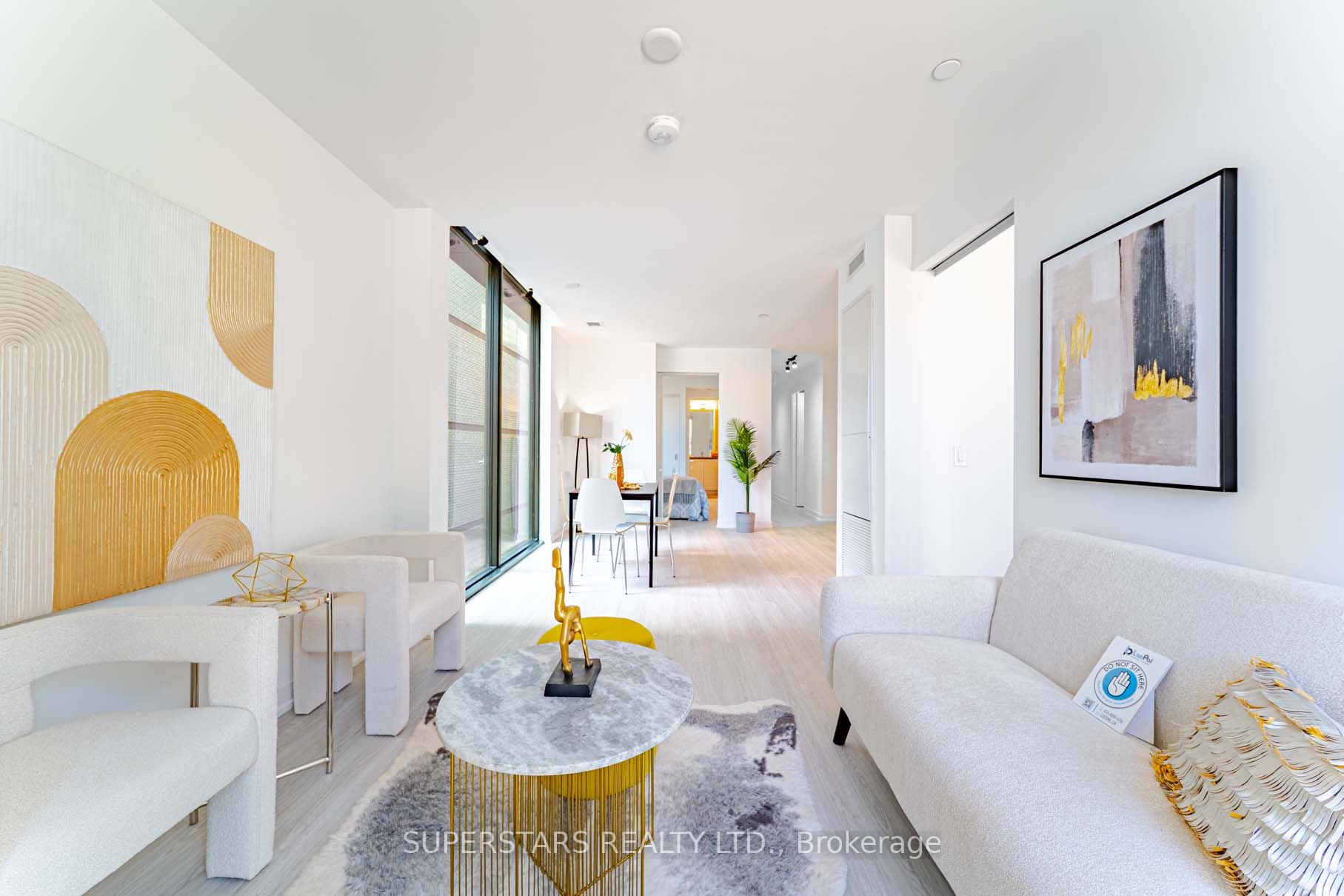 195 McCaul Street 717