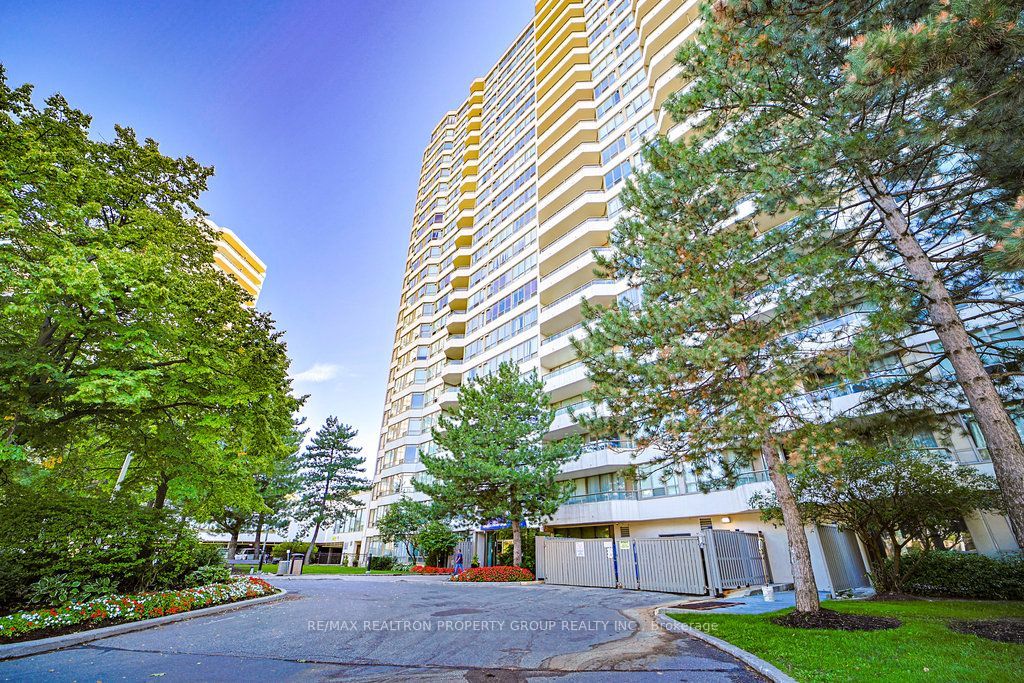 Photo of 3 Greystone Walk Drive #1621, Toronto, ON M1K 5J4 (MLS # E12594230)
