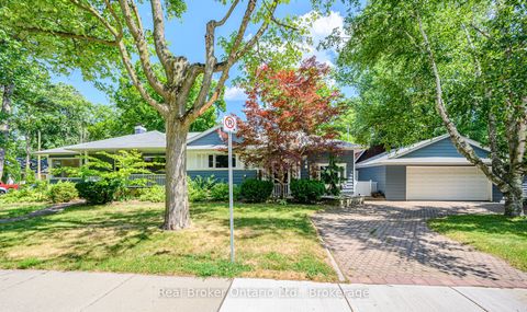 374 Spruce Street Oakville ON L6J 2H3
