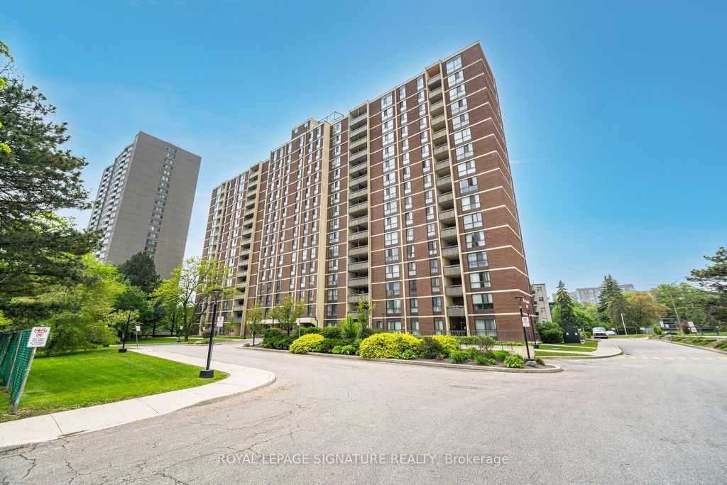 Photo of 3170 Kirwin Avenue #1003, Mississauga, ON L5A 3R1 (MLS # W13042268)