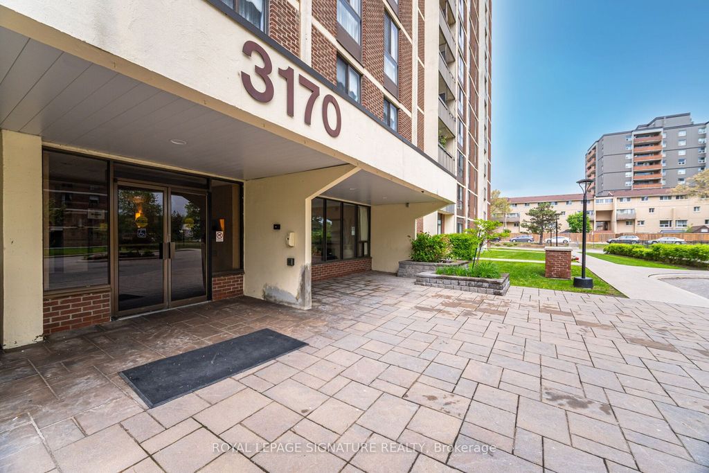 Photo of 3170 Kirwin Avenue #1003, Mississauga, ON L5A 3R1 (MLS # W13042268)
