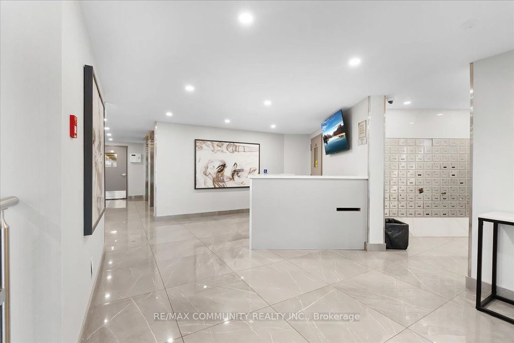 Photo of 10 EDGECLIFFE Golfway #1419, Toronto, ON M3C 3A3 (MLS # C13497924)