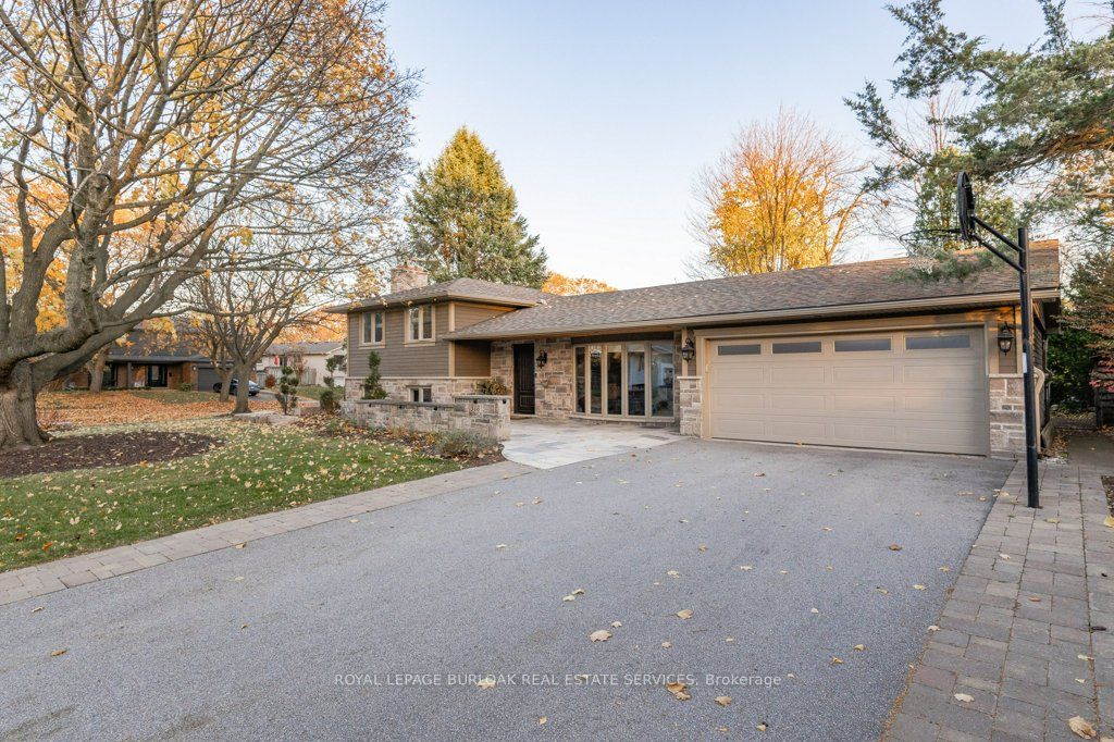 318 Monica Crescent
