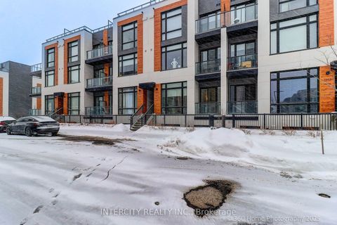 11 David Eyer Road 1505 Richmond Hill ON L4S 1M4