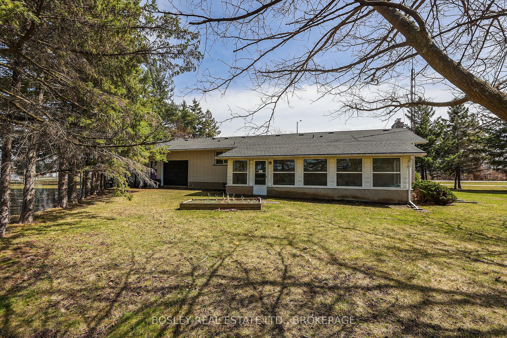 1320 Niagara Stone Road Road