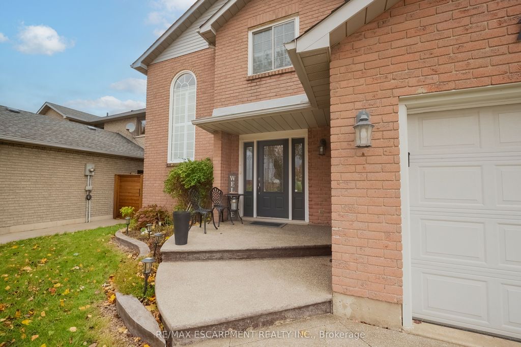 Photo of 139 Brigade Drive, Hamilton, ON L9B 2B9 (MLS # X12584948)