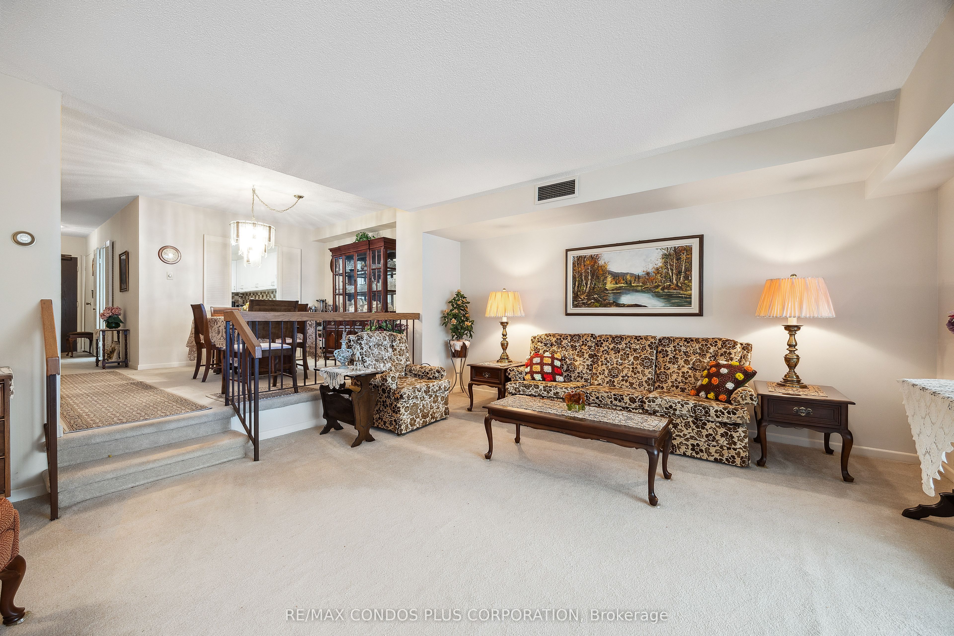 62 Wellesley Street W 902