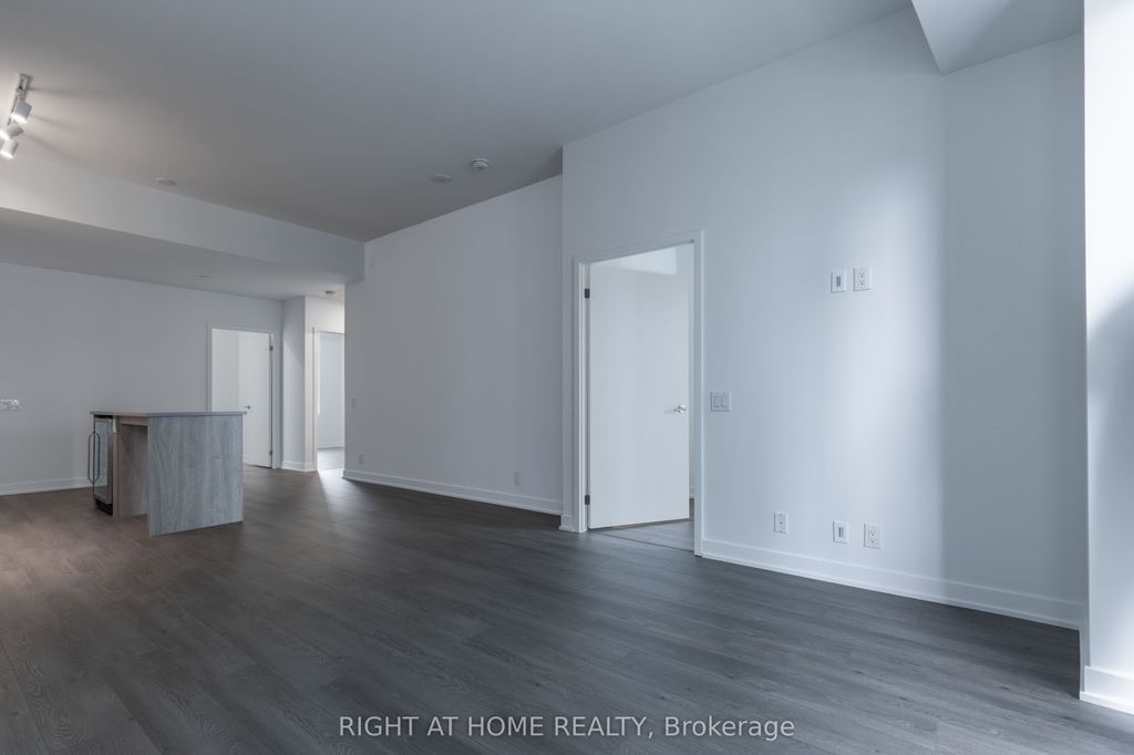 Photo of 1660 Bloor Street W #402, Toronto, ON M6P 0C6 (MLS # W12891572)