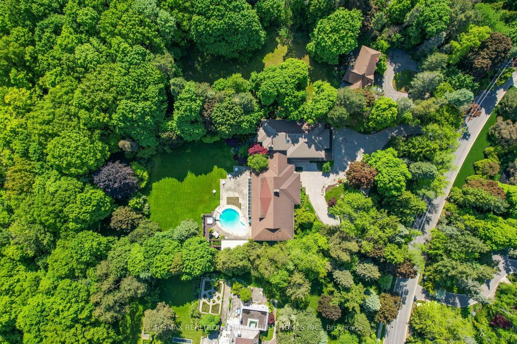 Photo of 50 Park Lane Circle, Toronto, ON M3C 2N2 (MLS # C12327320)