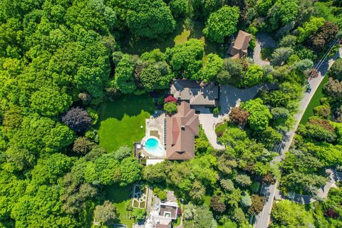 Photo of 50 Park Lane Circle, Toronto, ON M3C 2N2 (MLS # C12327320)