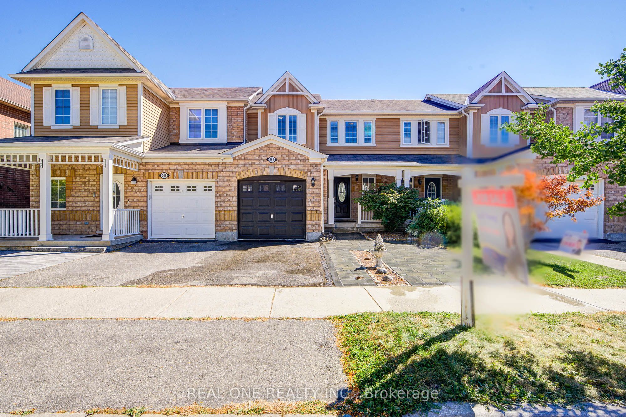 266 Woodley Crescent