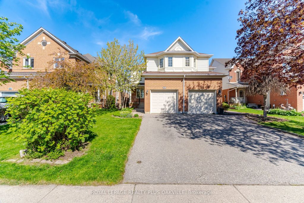 Photo of 38 Houndtrail Drive, Hamilton, ON L8B 0N4 (MLS # X13122570)