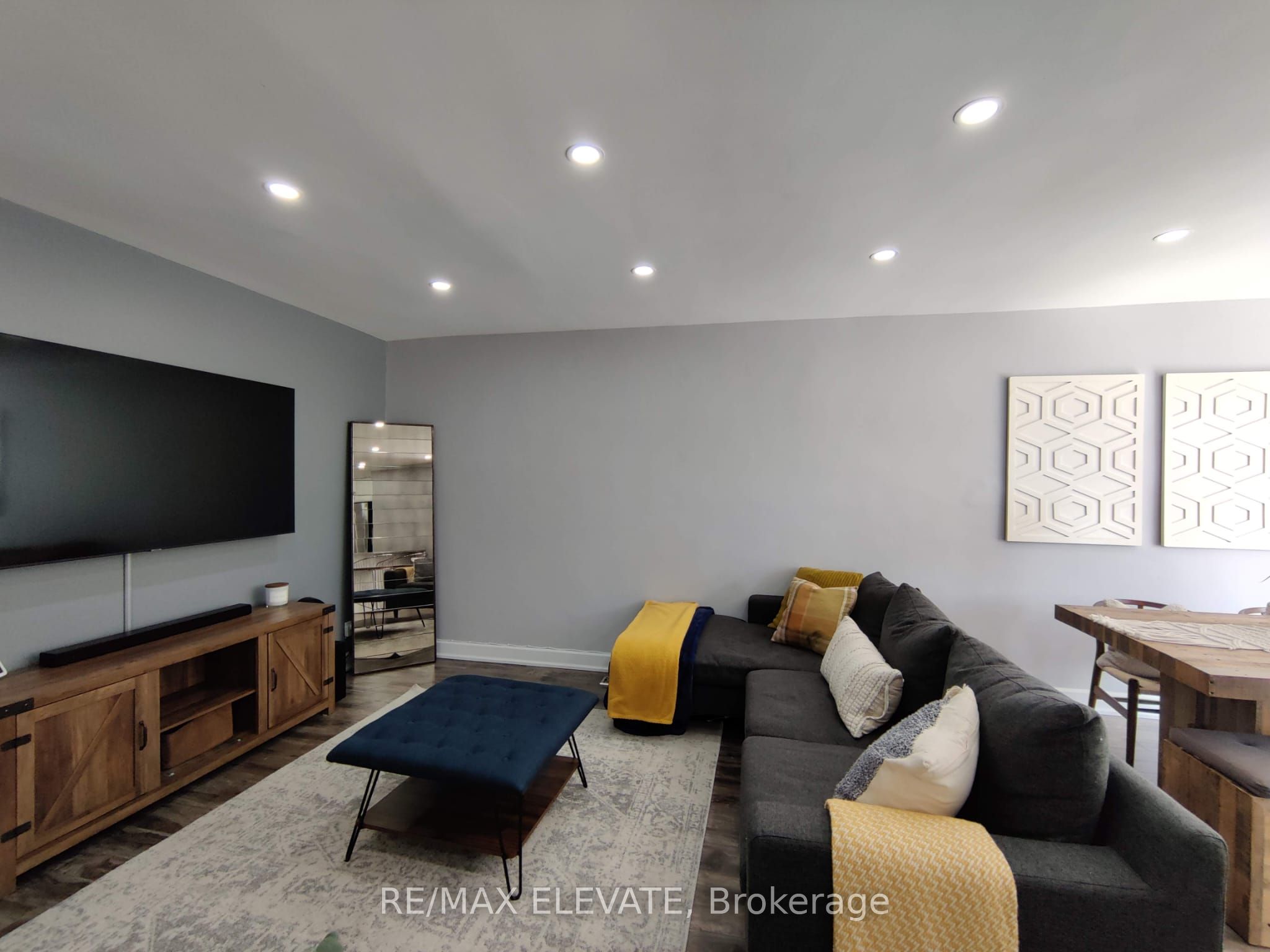 302 Demaine Crescent