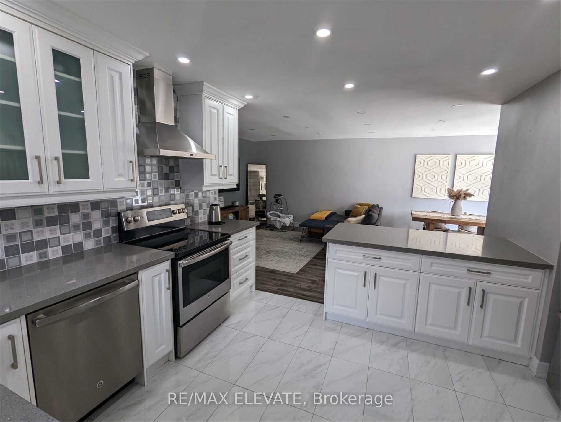302 Demaine Crescent