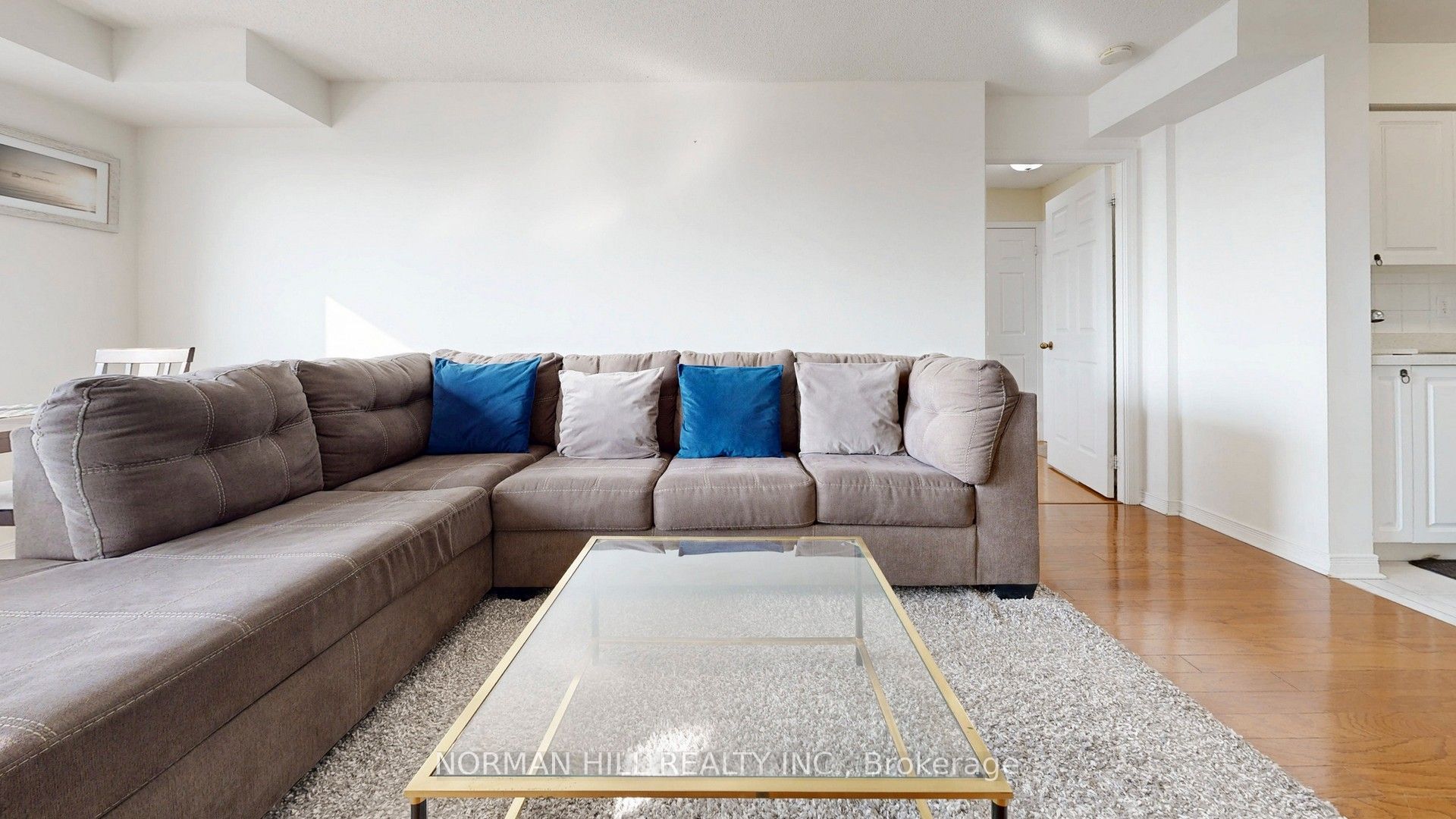 23 Oneida Crescent 706