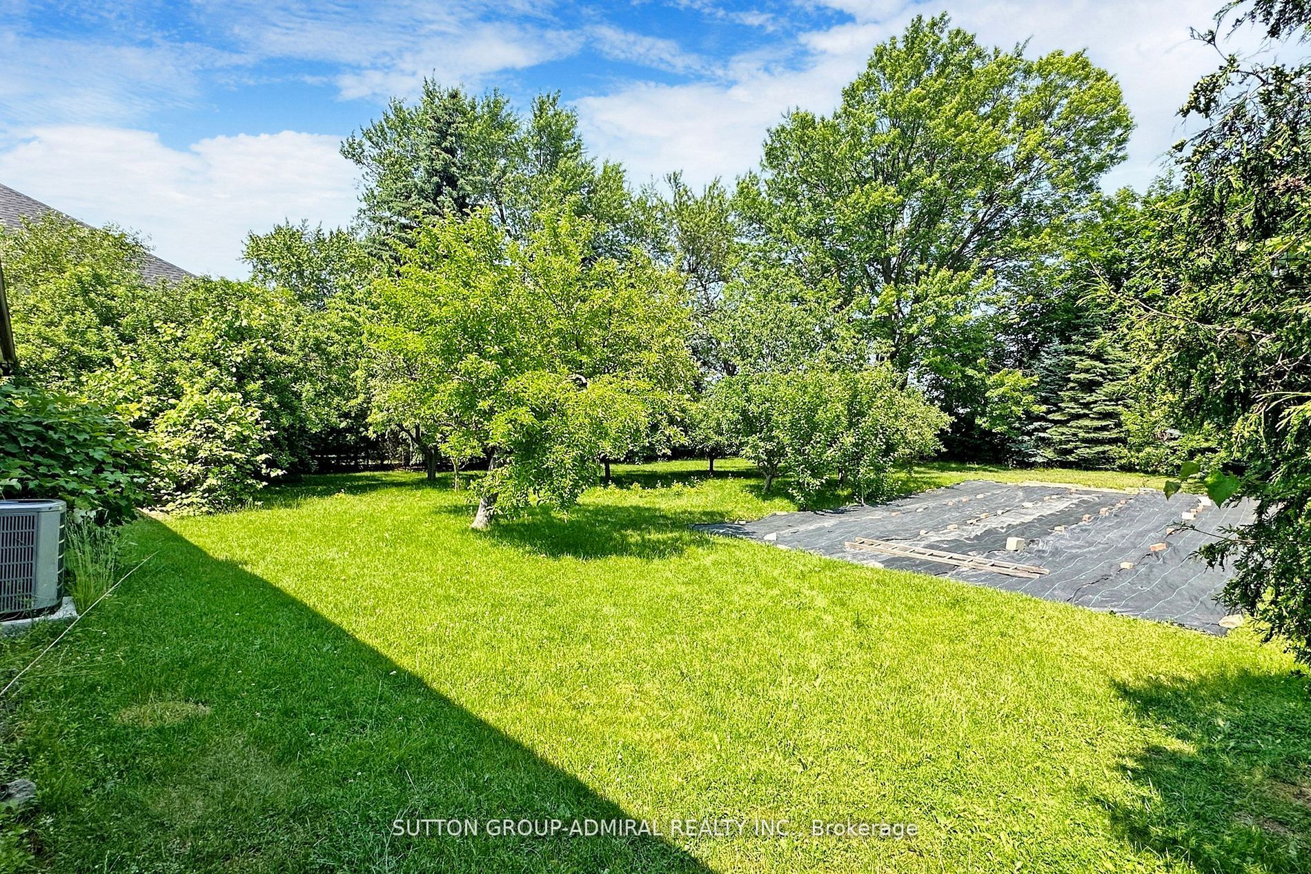 27 Vaughan Boulevard