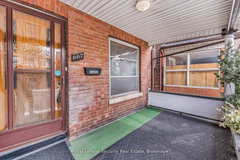 Photo of 667 Ossington Avenue, Toronto, ON M6G 3T6 (MLS # C13664036)