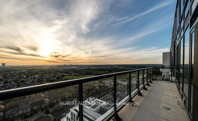 7950 Bathurst Street 2503