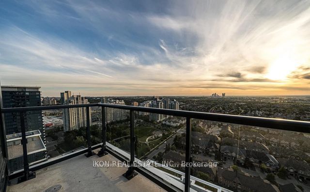 7950 Bathurst Street 2503