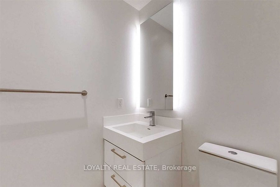1 Yorkville Avenue 801