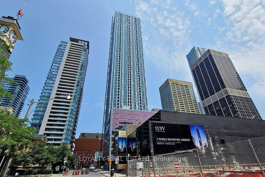 1 Yorkville Avenue 801