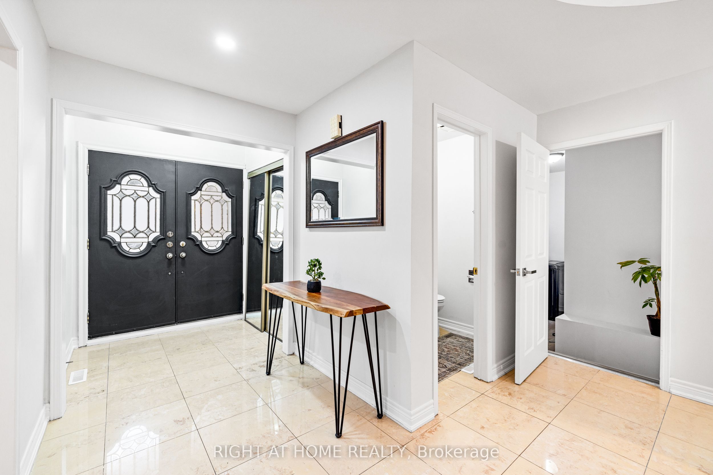 4469 Idlewilde Crescent