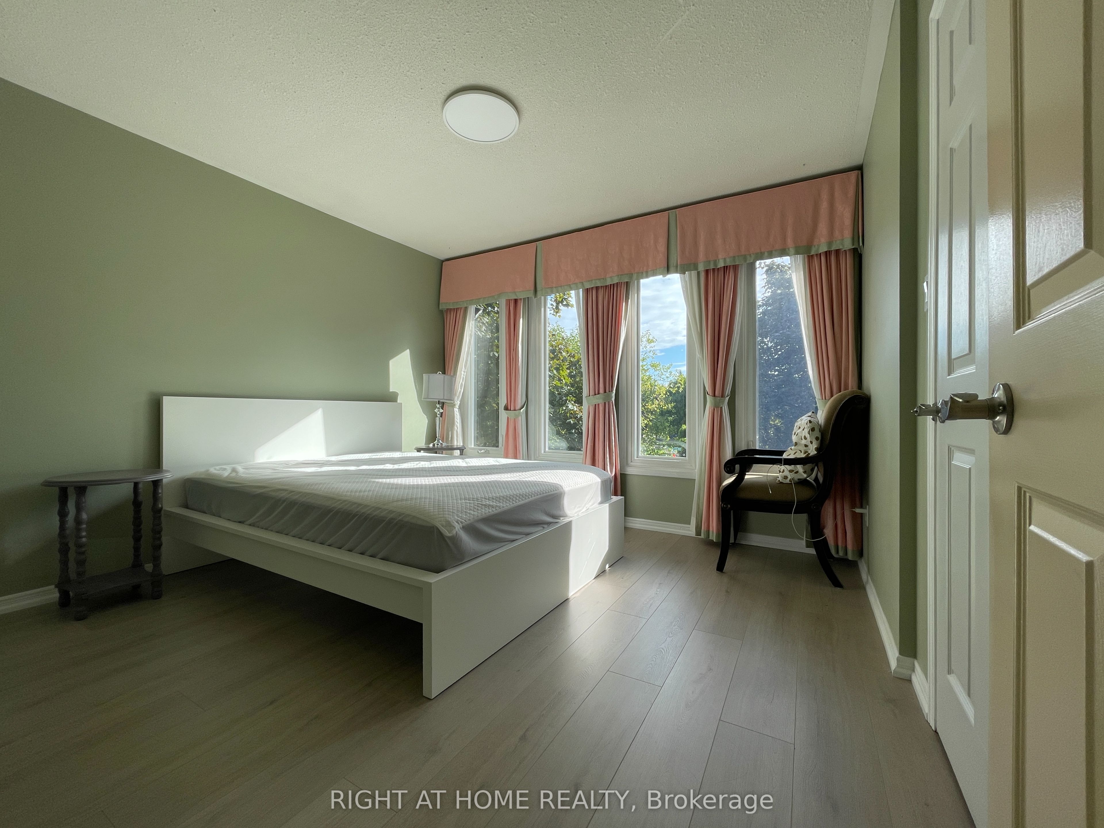 1163 Rosethorne Road Upper