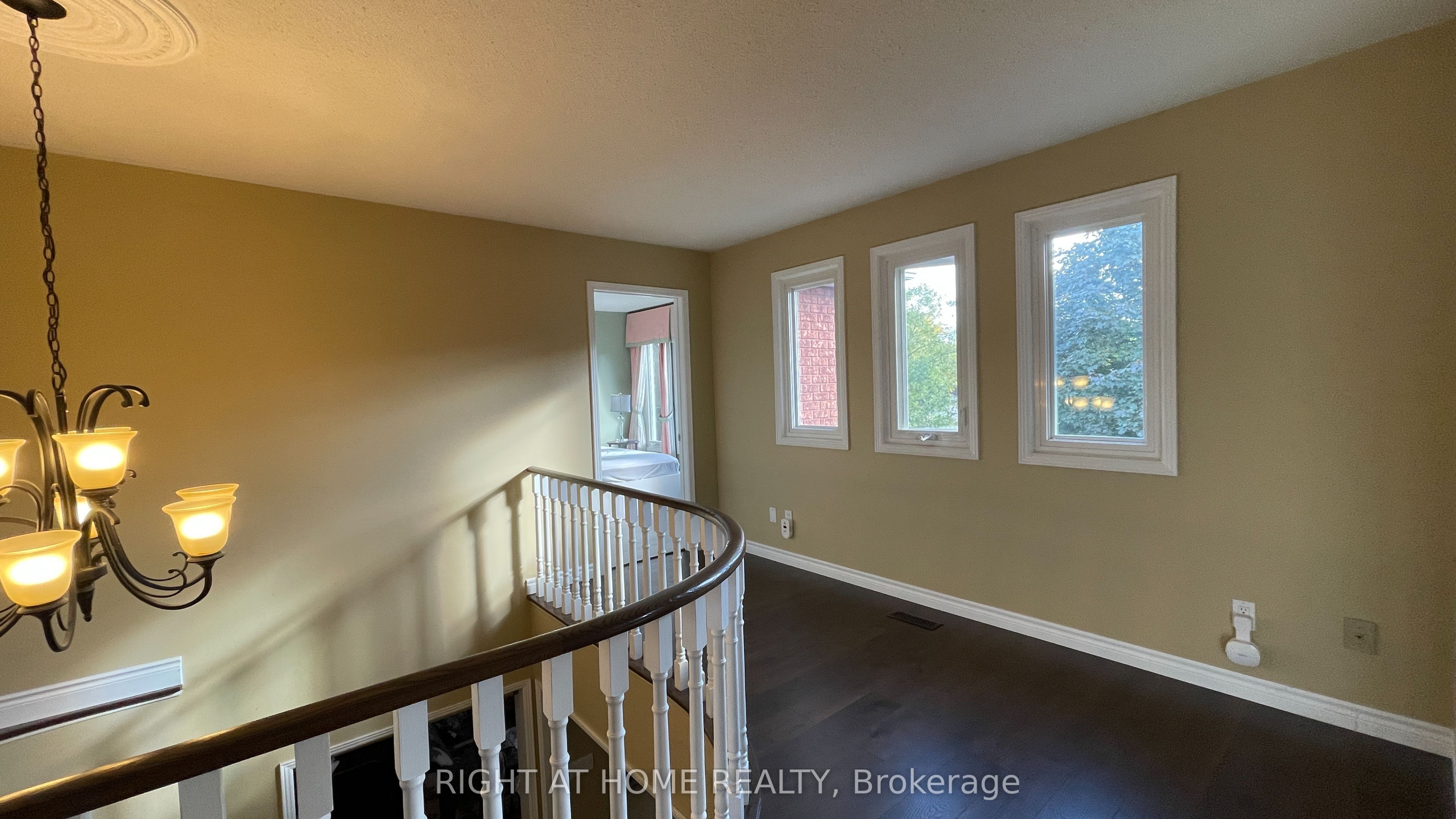 1163 Rosethorne Road Upper