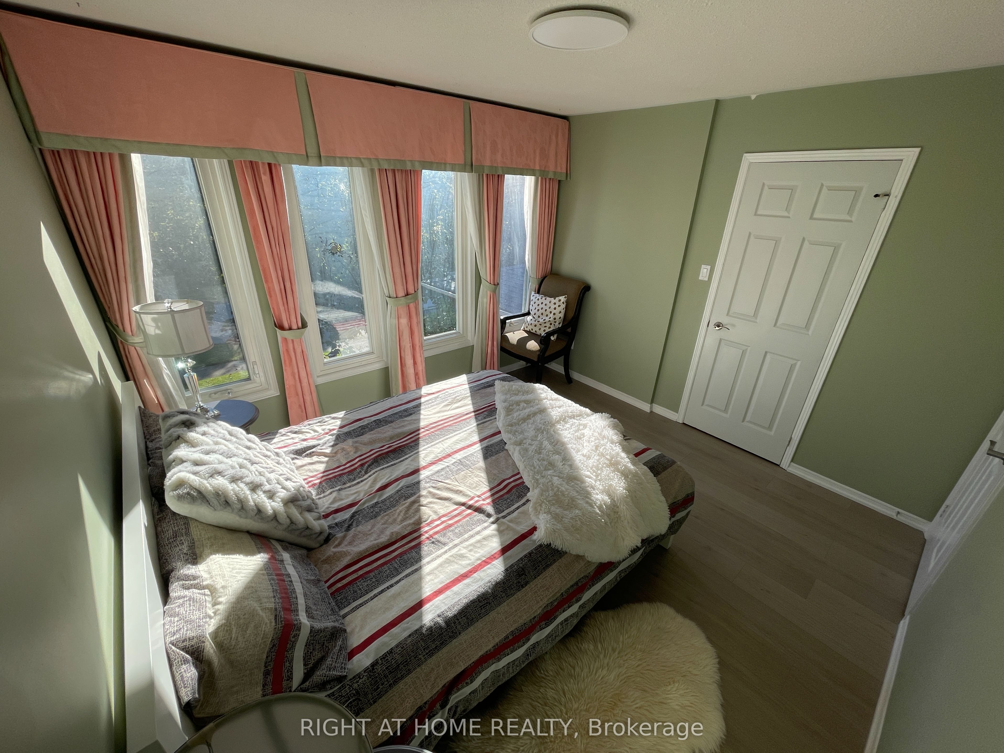 1163 Rosethorne Road Upper