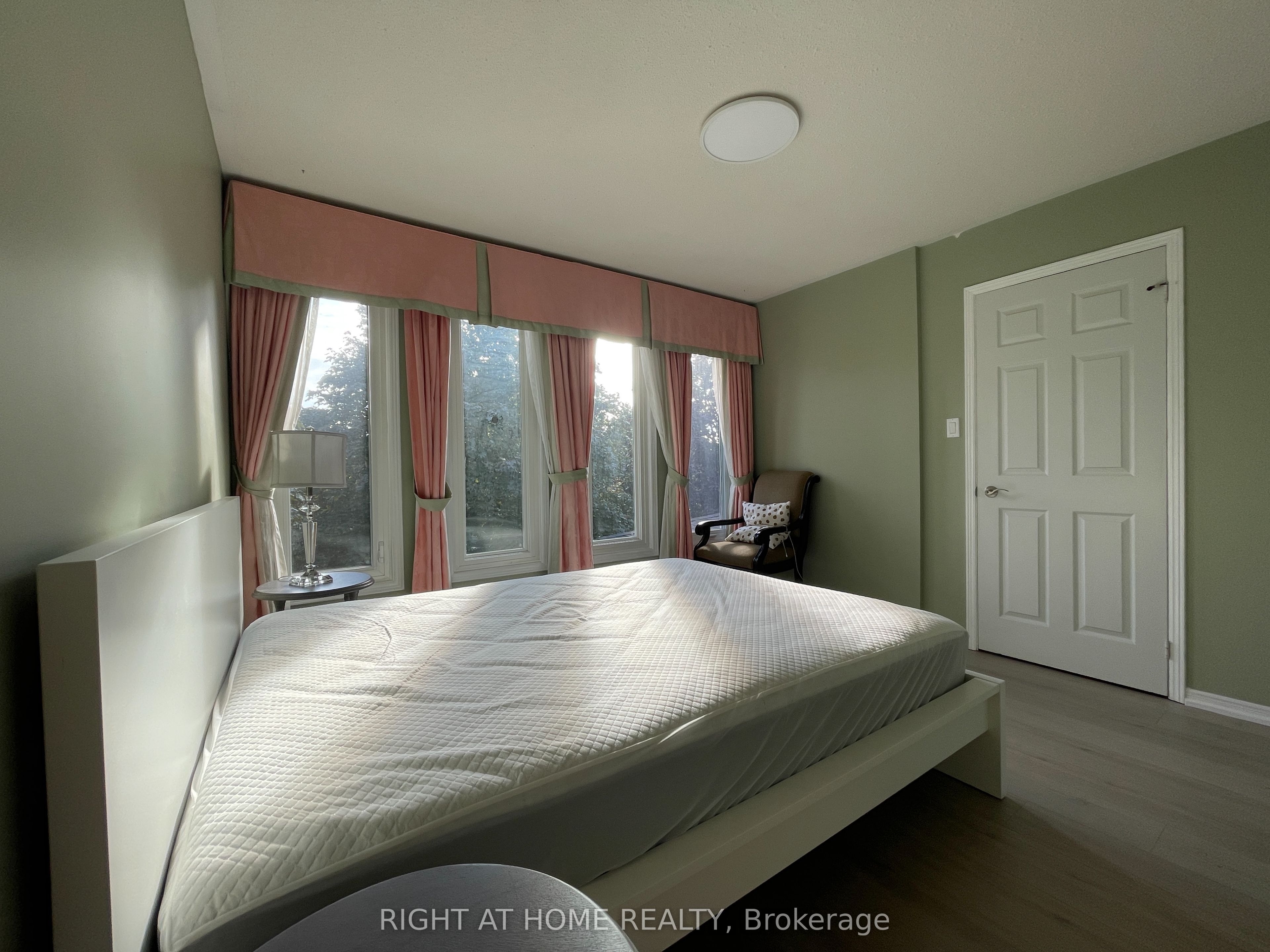1163 Rosethorne Road Upper