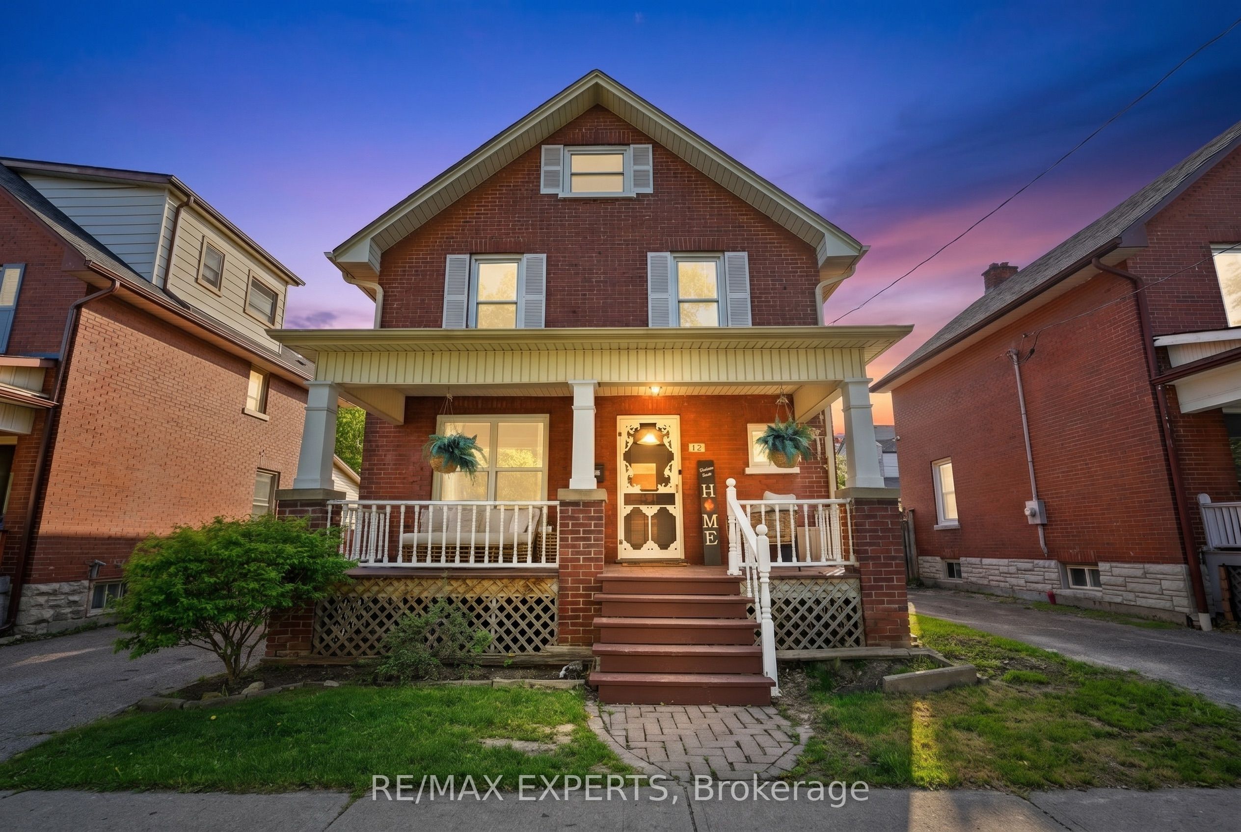 Photo 1 of 33 — 18 Rowe Street, Oshawa, ON L1H 5P5