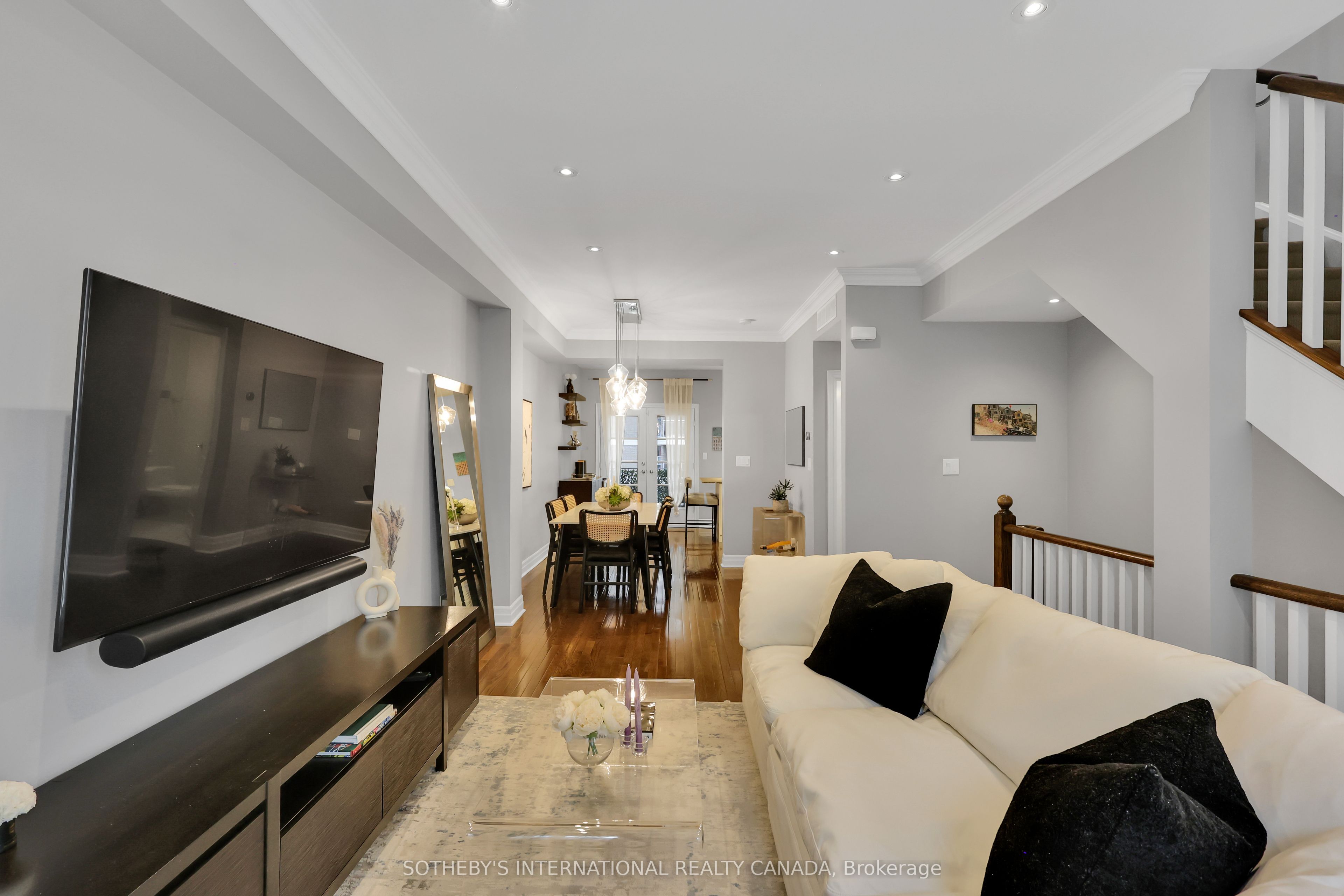 45 Pleasant Boulevard