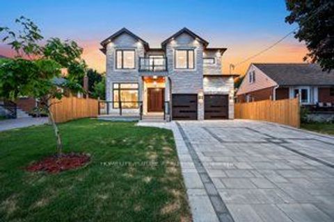 Photo of 186 Phyllis Avenue, Toronto, ON M1M 1Y8 (MLS # E12470336)
