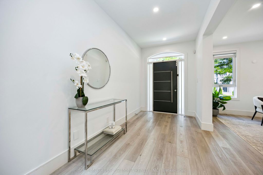 Photo of 127 Munro Boulevard, Toronto, ON M2P 1C7 (MLS # C12433359)