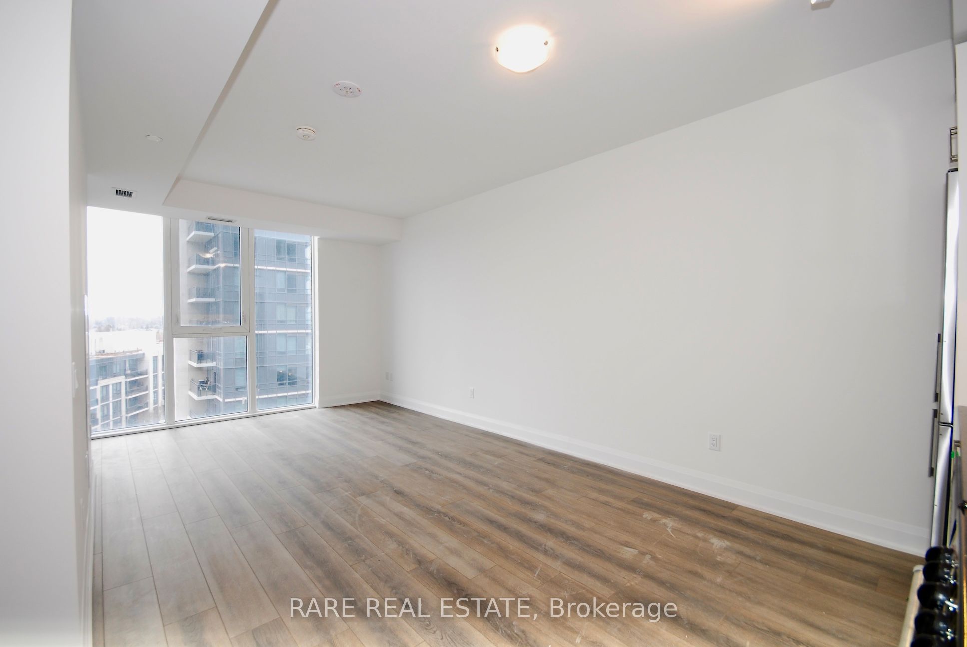 20 Gatineau Drive 711E