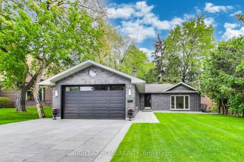 43 Hedges Boulevard Toronto ON M9B 3C3