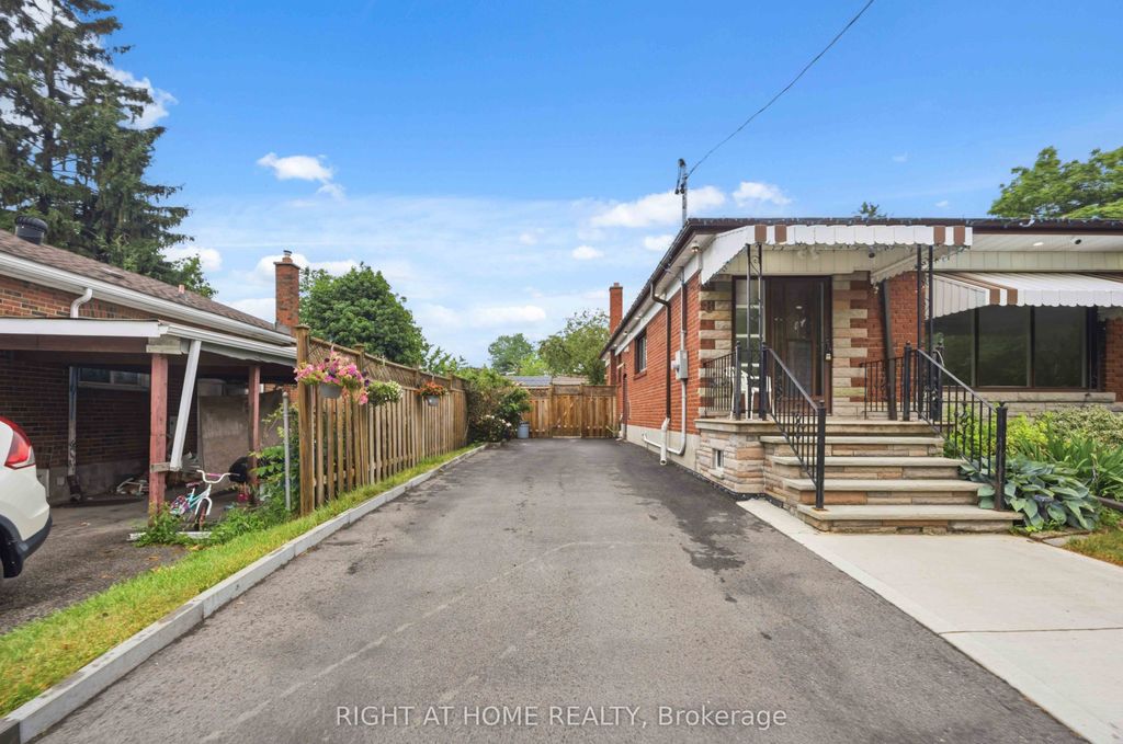 Photo of 8 Grassington Crescent, Toronto, ON M1G 1X5 (MLS # E13546878)