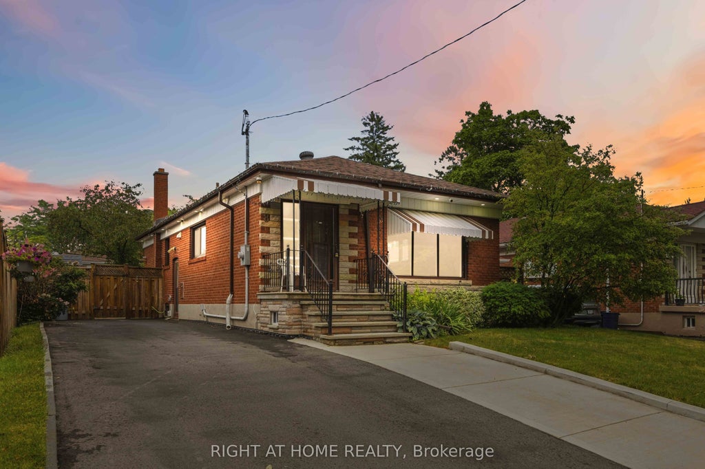 Photo of 8 Grassington Crescent, Toronto, ON M1G 1X5 (MLS # E13546878)