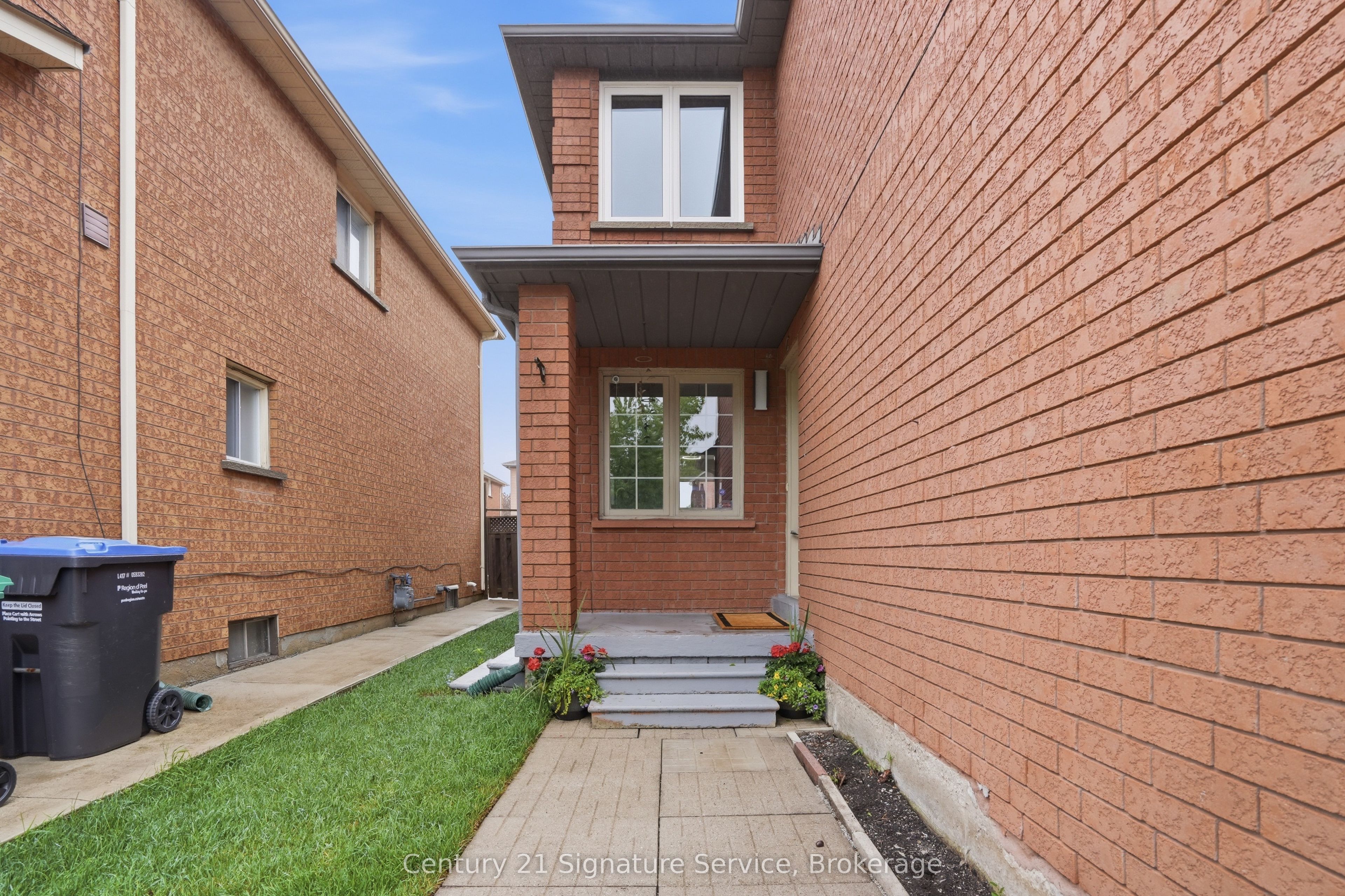 3811 Densbury Drive