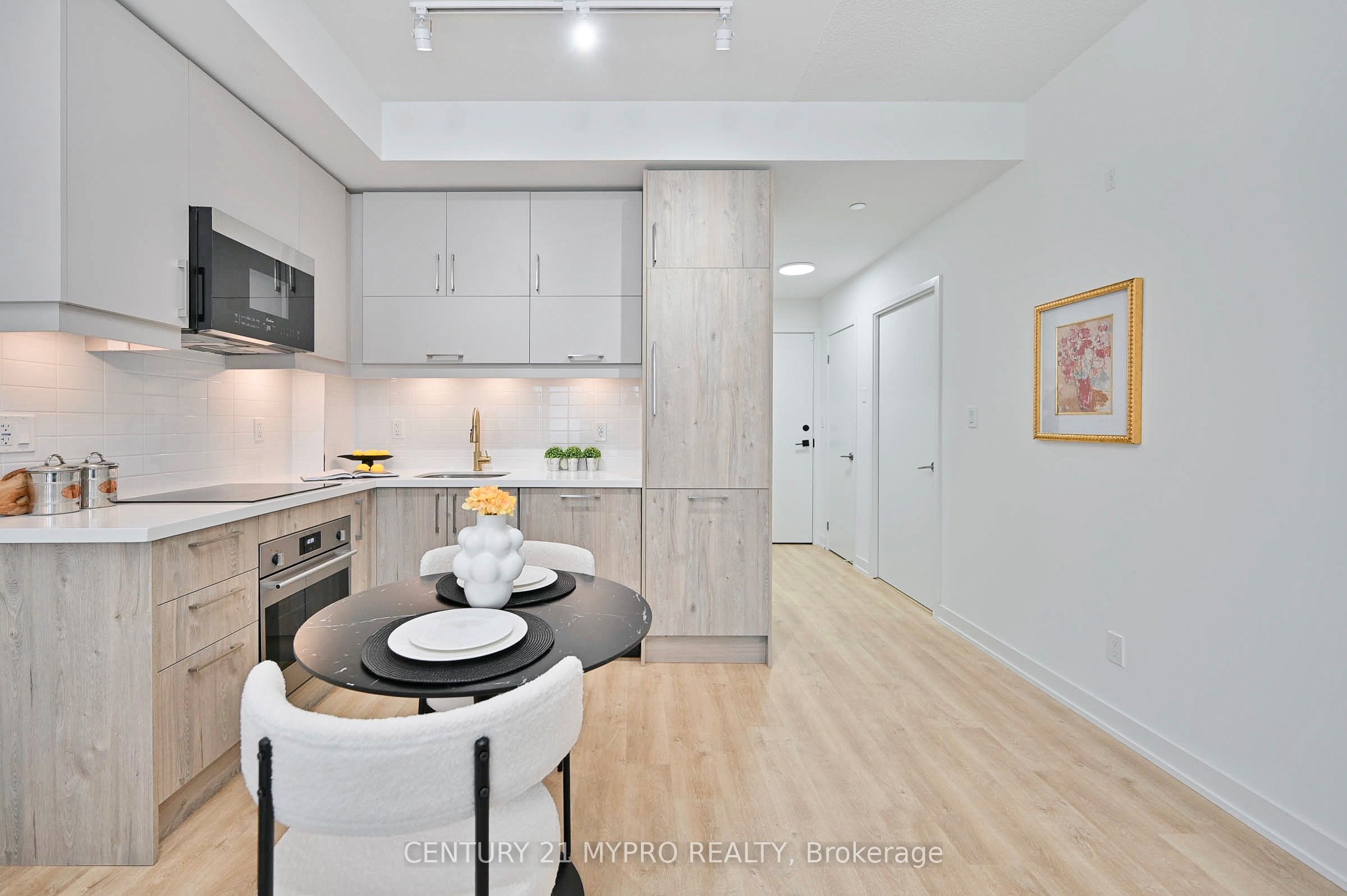 38 Simcoe Promenade 516C