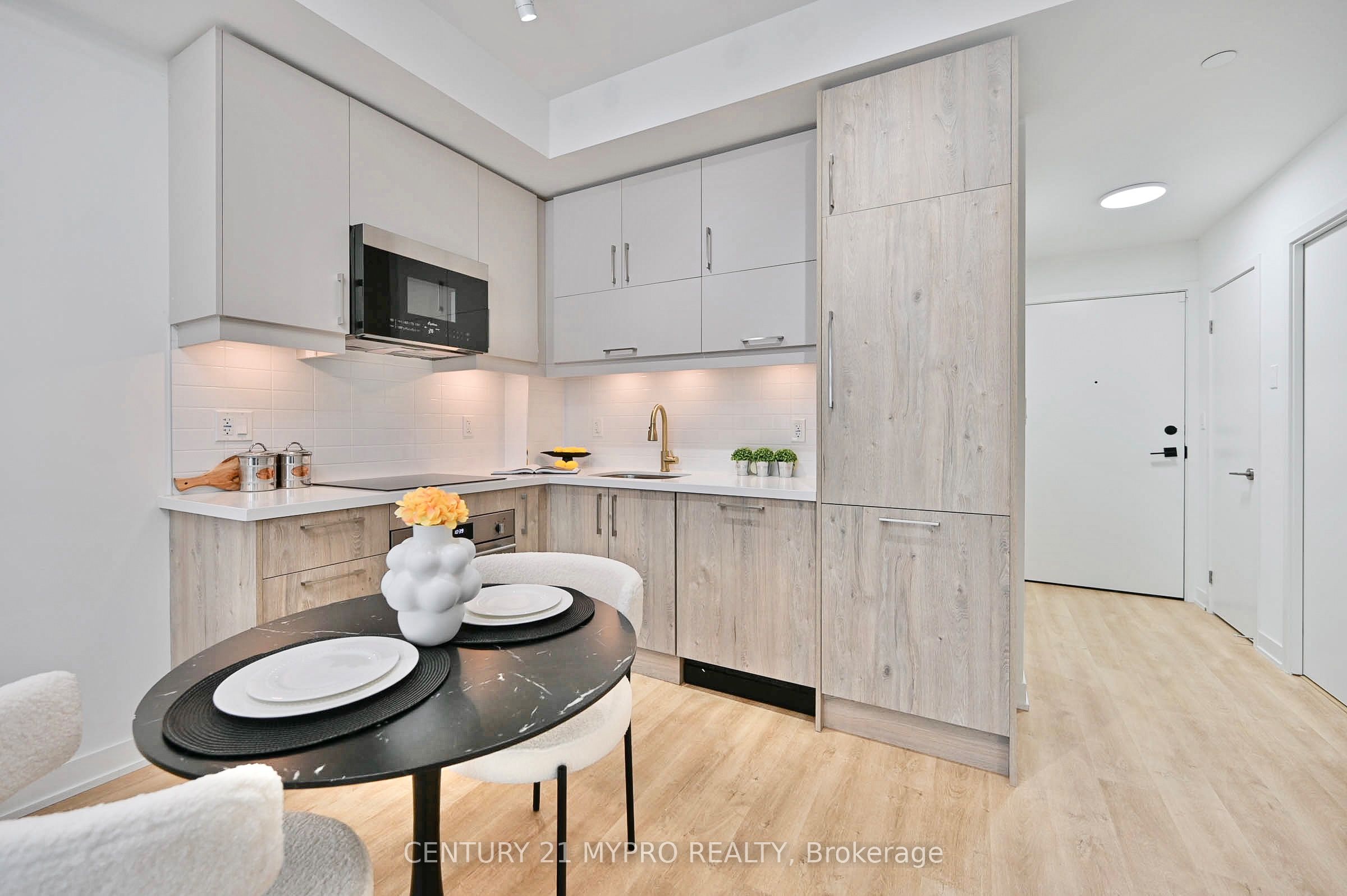 38 Simcoe Promenade 516C
