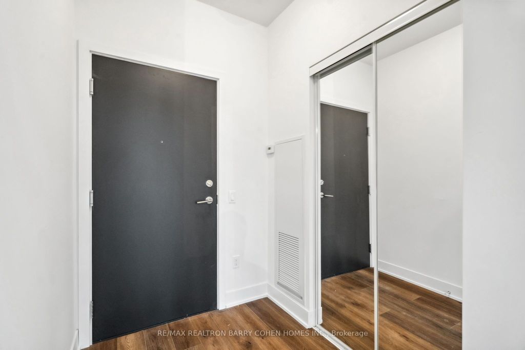 Photo of 250 Lawrence Avenue W #906, Toronto, ON M5M 1B1 (MLS # C12397697)