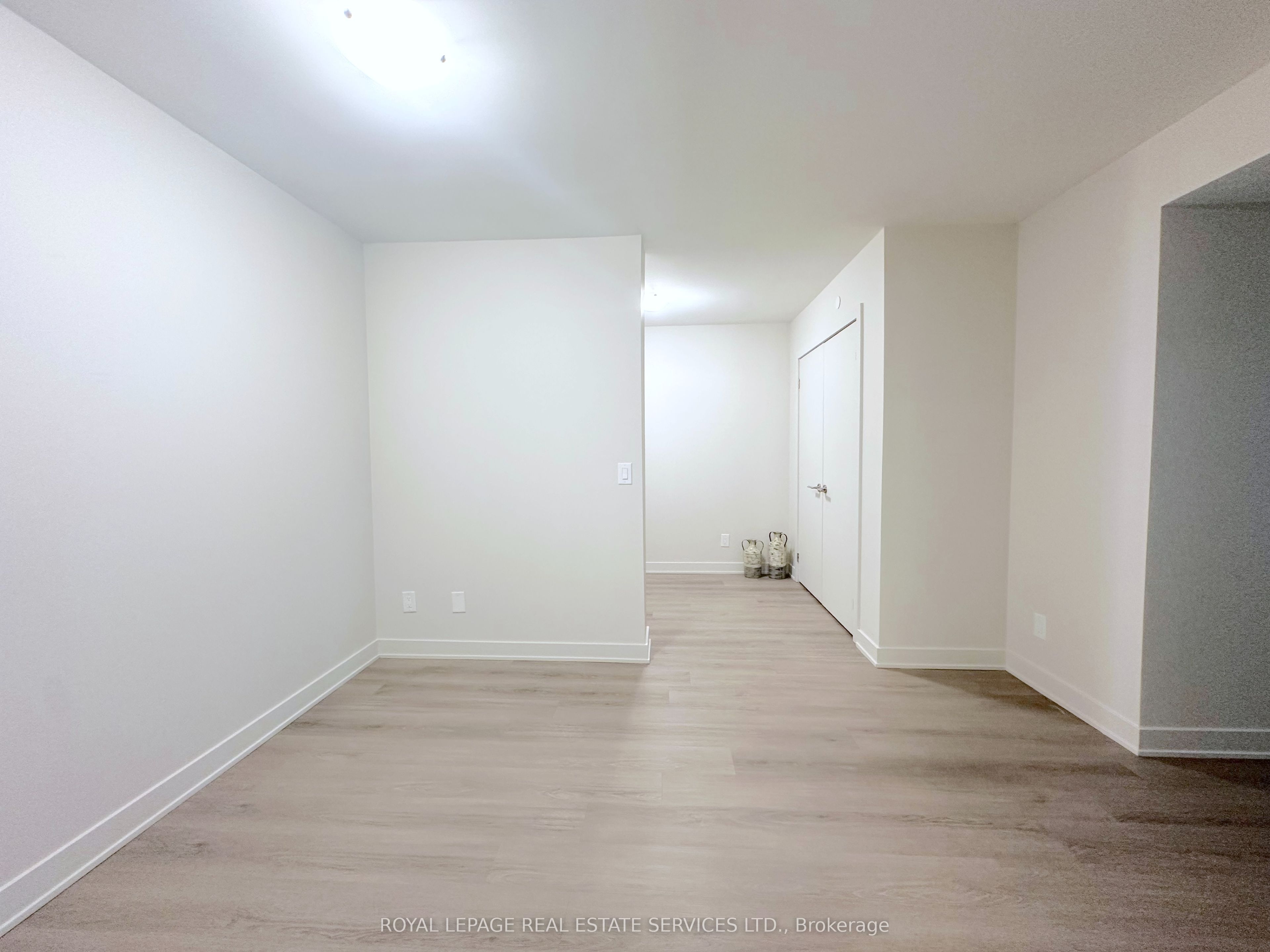 3385 Dundas Street W 301